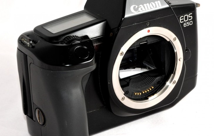 Canon Celebrates 25 Years of EOS