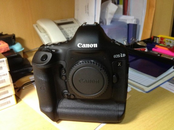 1dx 02 575x431 - Canon EOS-1D X Hitting Retailers