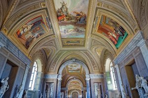 Vatican Museum Corridor.jpg