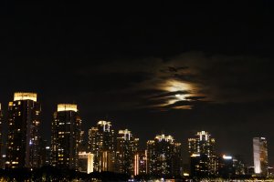 3R3A9941-DxO_Shanghai_Moon copy.jpg