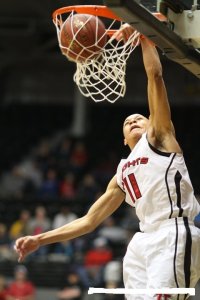 canon-7d-135mm-f2-dunk.jpg