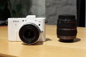 800px-Nikon_1_V1_with_10-30_and_30-110mm.jpg