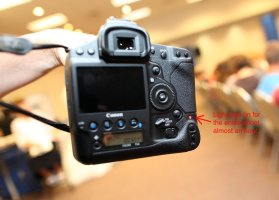 1DX activity light.jpg