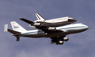 Endeavor Shuttle close-up.jpg