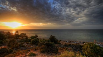 IMG_0923_4_5_tonemapped cropped b HD.jpg