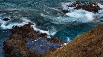 20130116 Tamron 70-300 Office Testing_4531 Lighter Rocks.jpg