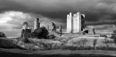 Conisbrough Castle SF B&W.jpg