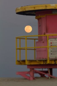 South_Beach_Moonrise-3.jpg