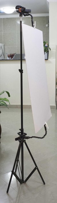 Cheap Light Stand with Clamps and Whiteboard.jpg