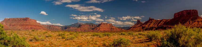 MoabPanorama7x30.jpg