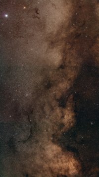 aquila_dark_nebula_200mm_5d2_538x960.jpg