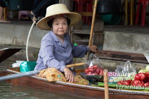 CR-Forum-2012-10-31-Thailand-Floating-market-1095.jpg