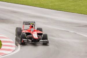 20130607-Marussia_spray-01.jpg