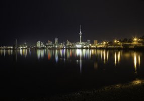 Auckland at night.jpg