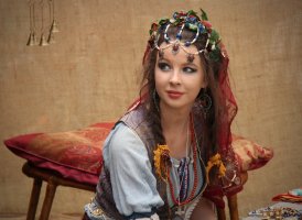 People-B-Gypsy Girl-Peter Wetzig-#347.jpg