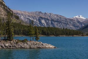 Lake Minnewanka.jpg