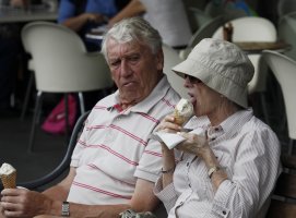 auk icecream couple.jpg