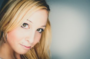 Mona_Portraits_12_klein.jpg