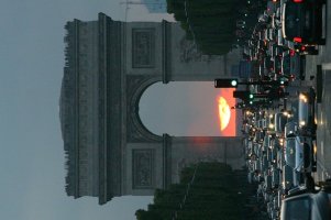 Paris_Champs-Elysees_Sunset_20100802_EOS40D_4058_small.jpg