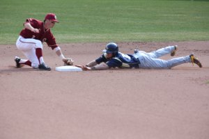 GT Runner Dives Into 2nd.jpg