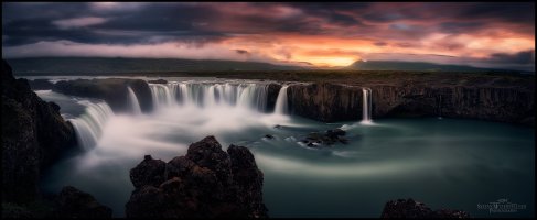 Godafoss_sunset_pano_1_asprinted_fb.jpg