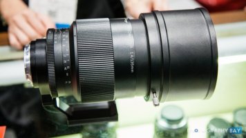 Mitakon-Speedmaster-135mm-f1.4-lens-2.jpg