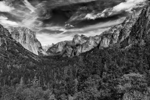 YosemiteInBW.jpg