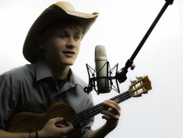 Josh Uke 1 WEB.jpg