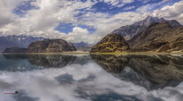 _D3_5946 mirror 1000p  .jpg