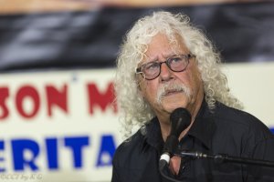 2016_05_jazzfest_2016_day_4_arlo_guthrie_interview_019.jpg