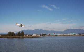 Float Plane Landing Vancouver.jpg