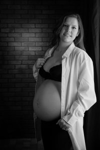 Maternity BW 1 WEB.jpg