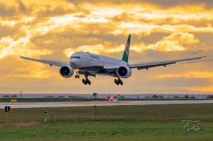 YVR sunset landing 01.jpg