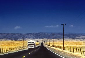 00026_On the road to Yosemite.jpg