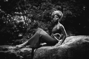 Ariel Recline web.jpg