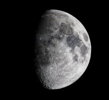 DSC_1376-DxO_moon_700+1cv.jpg DSC_1376-DxO_moon_700+1cv.jpg