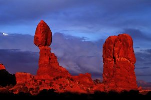 Arches_storm v2s.jpg Arches_storm v2s.jpg