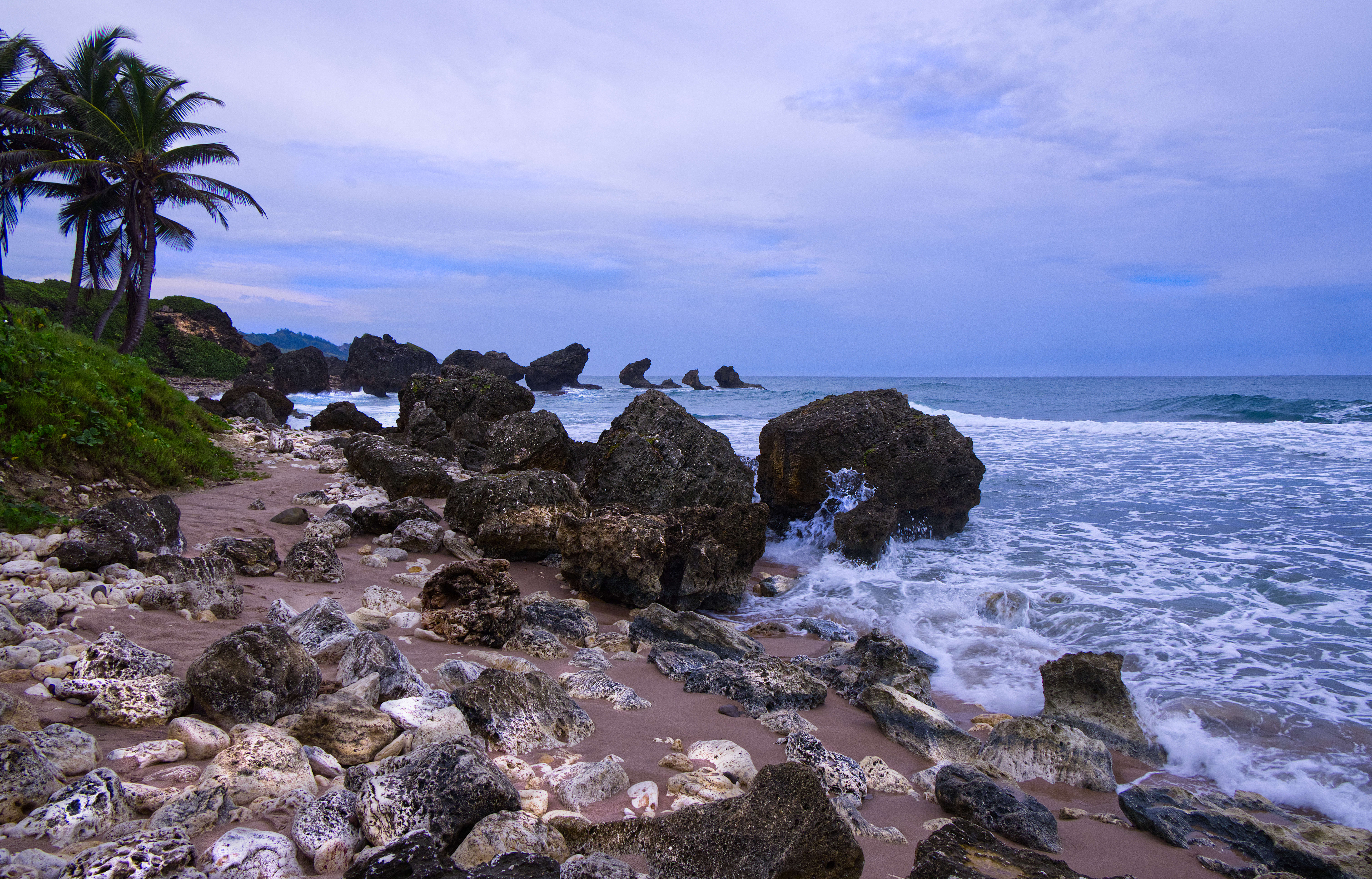boulders at the north end of the soup bowl small.jpg