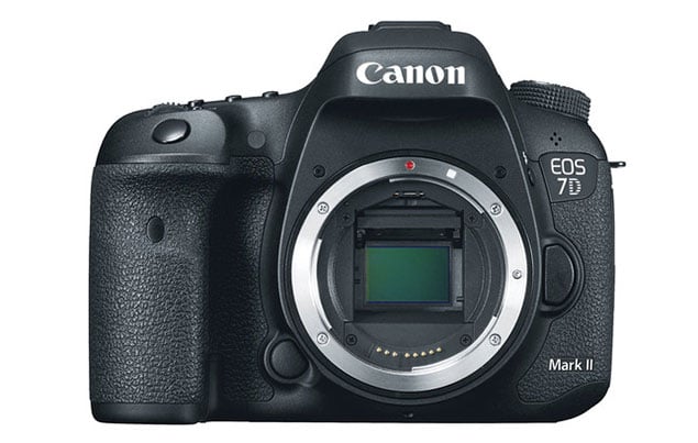 7dmarkii - Deal: Canon EOS 7D Mark II Bundle $1550