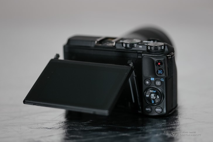 Tilt LCD 728x485 - Review - Canon EOS M3