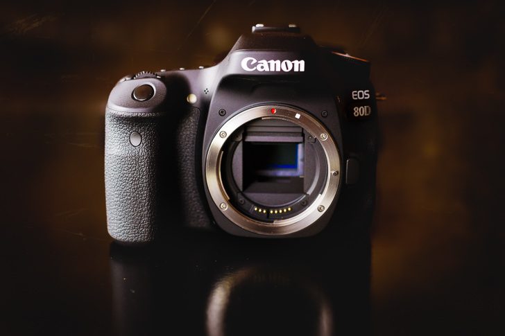 Title 728x485 - Review - Canon EOS 80D