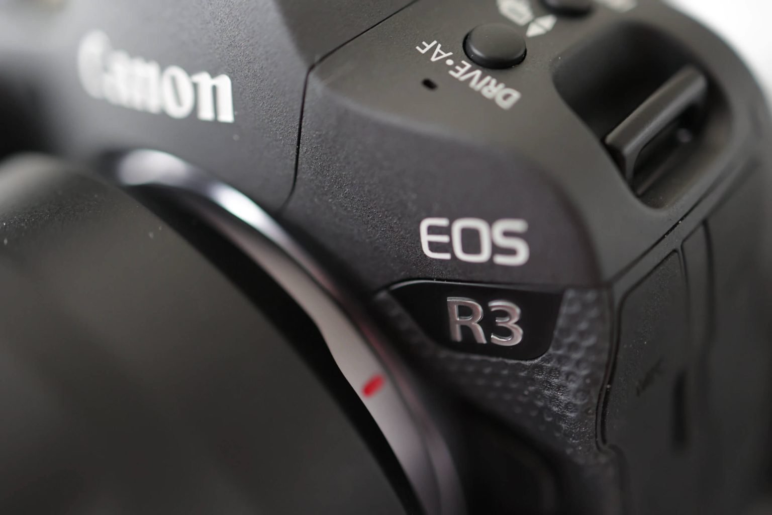 eosr3close 1536x1024 - Canon releases firmware v1.4.0 for the Canon EOS R3