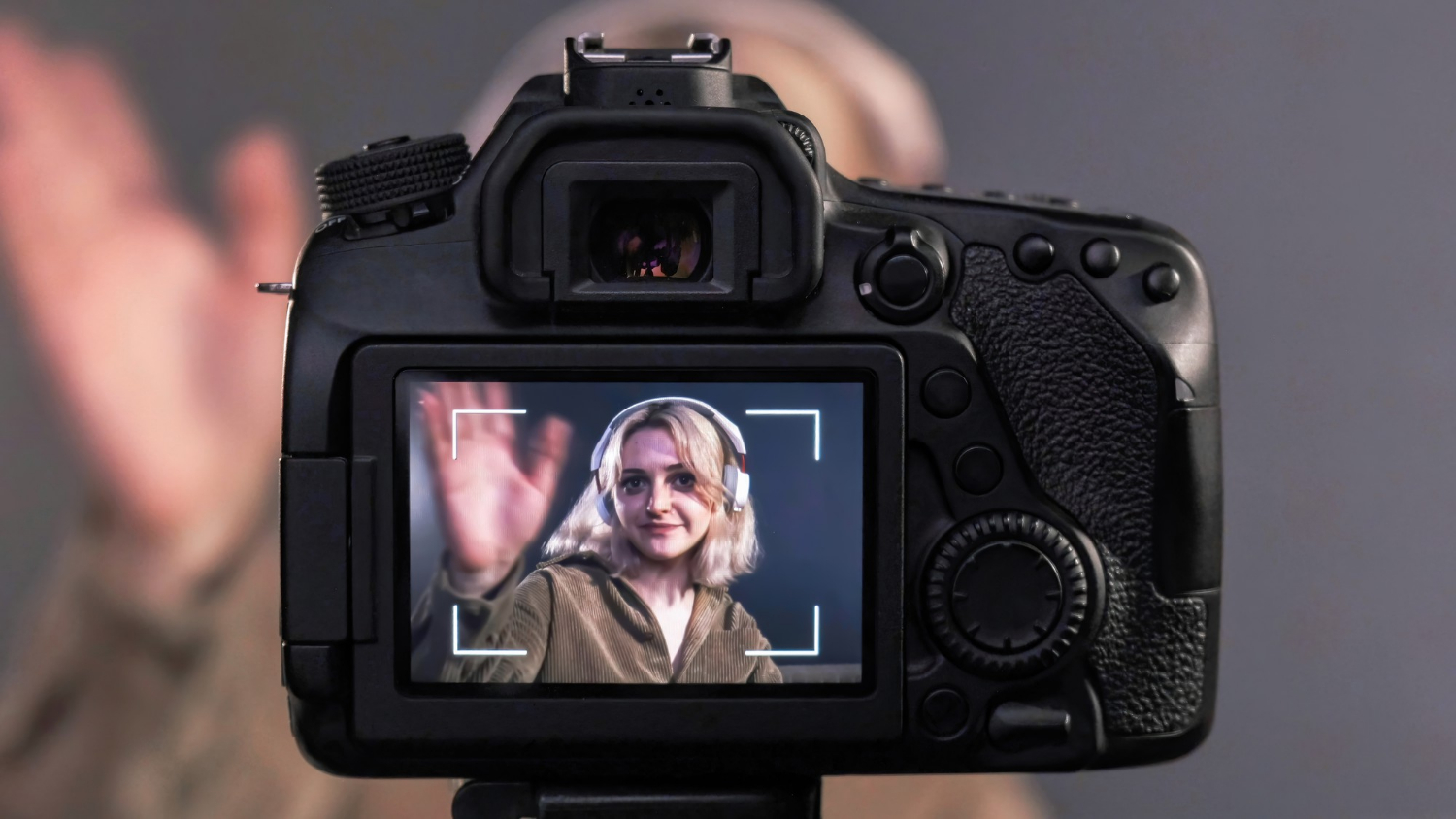 Full-Frame vs APS-C The Sensor Showdown