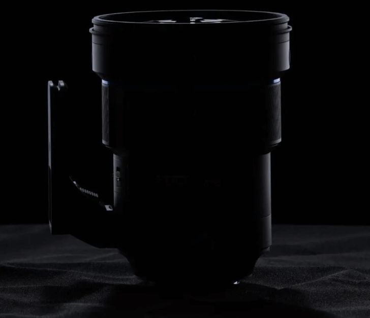 Rumored silhouette of the Laowa 200mm F2