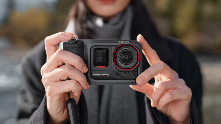 Insta360 Ace Pro 2 Xplorer Pro Bundle