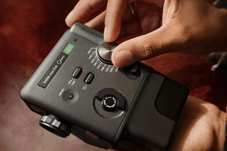 Instax mini Evo Cinema Dial